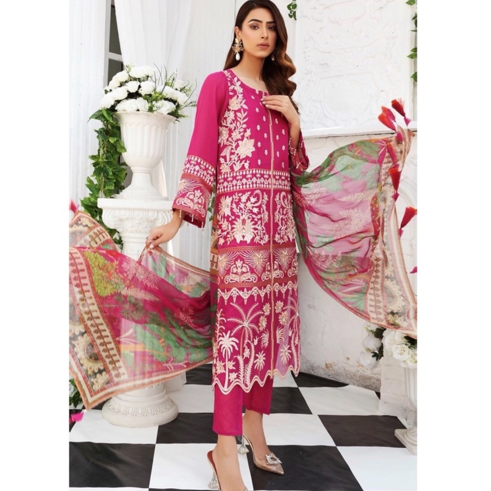 Pakistani designer Nureh Suit
